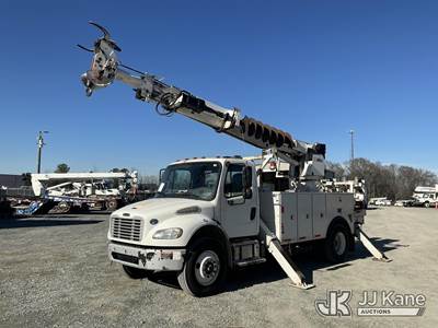 Altec DM45B-TR, 26,790 Lb Digger Derrick