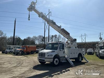Altec DM47B-TR, 23,790 Lb Digger Derrick