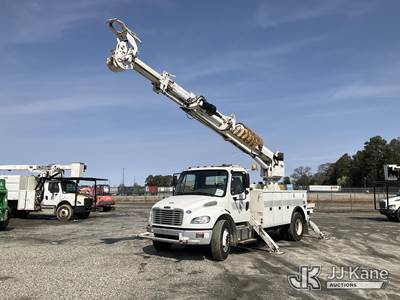 Altec DM47B-TR, 23,790 Lb Digger Derrick