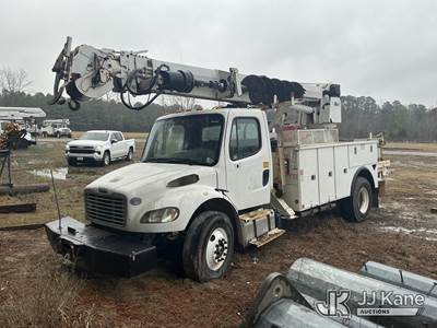 Altec DM47B-TR, 23,790 Lb Digger Derrick