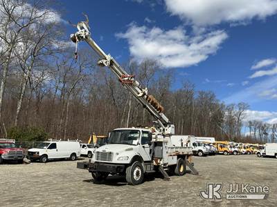 Altec DM47B-BR, 17,730 Lb Digger Derrick
