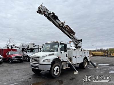 Altec DM47TR, 23,790 Lb Digger Derrick