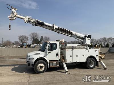 Altec DM47B-TR, 23,790 Lb Digger Derrick