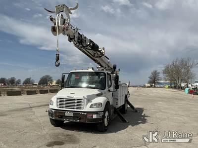 Altec DM47B-TR, 23,790 Lb Digger Derrick