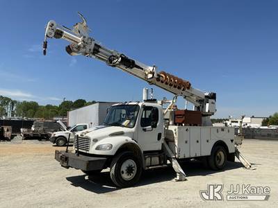 Altec DM47B-TR, 23,790 Lb Digger Derrick