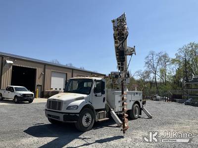 Altec DM47B-TR, 23,790 Lb Digger Derrick