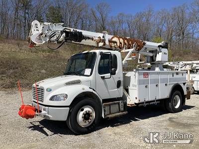Altec DM47B-TR, 23,790 Lb Digger Derrick