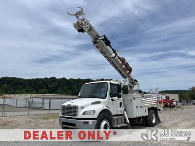 Altec DM47B B, 17,730 Lb Digger Derrick