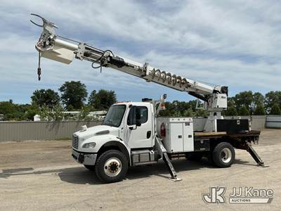 Altec DM47-BTR, 23,790 Lb Digger Derrick