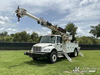 Altec DM47B-TR, 23,790 Lb Digger Derrick