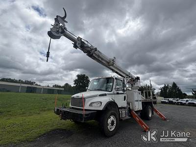 Altec DC47-TR, 23,790 Lb Digger Derrick