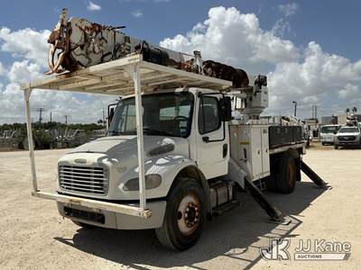 Altec DM47B-TR, 23,790 Lb Digger Derrick