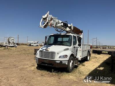 Altec DM47B-TR, 23,790 Lb Digger Derrick