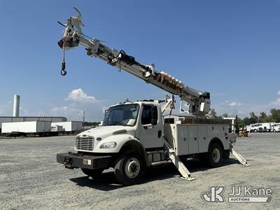 Altec DM47BTR, 23,790 Lb Digger Derrick