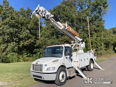 Altec DM47B-TR, 23,790 Lb Digger Derrick