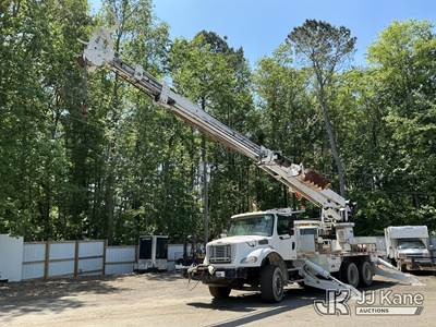 Freightliner M2 112 Tracked Digger Derrick