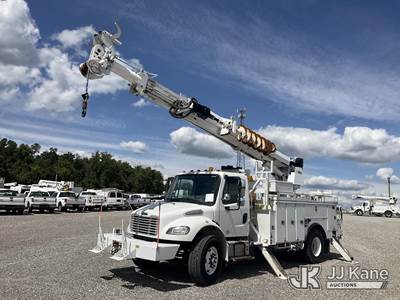 Freightliner M2 Tracked Digger Derrick