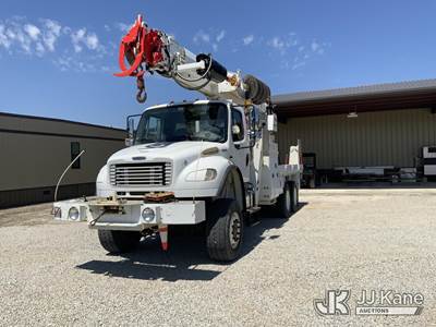 Freightliner M2 Tracked Digger Derrick