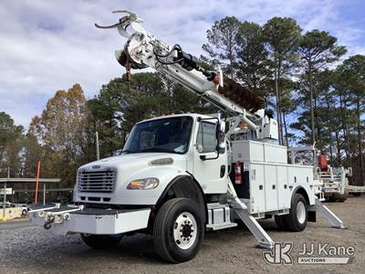 Altec DM45B-BR, 19,450 Lb Digger Derrick