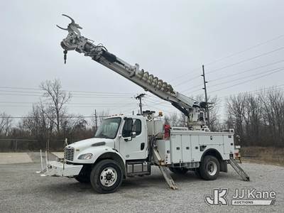 Altec DM47B-TR, 23,790 Lb Digger Derrick
