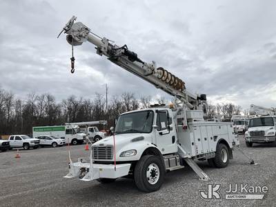 Altec DM47B-TR, 23,790 Lb Digger Derrick
