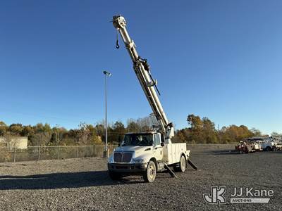 Altec DM47-TR, 23,790 Lb Digger Derrick