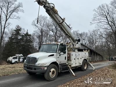 Altec DL45-TR, 30,000 Lb Digger Derrick