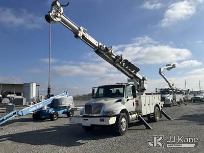 Altec DM47-TR, 23,790 Lb Digger Derrick
