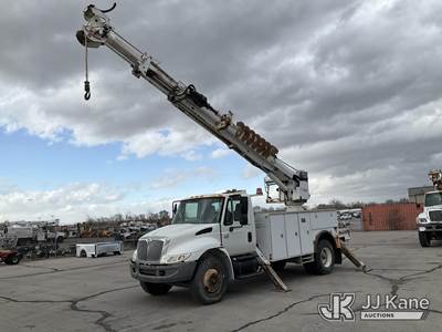 Altec DM47-TR, 23,790 Lb Digger Derrick