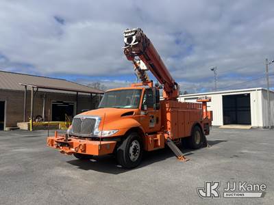 Altec DM45-BC, 19,460 Lb Digger Derrick