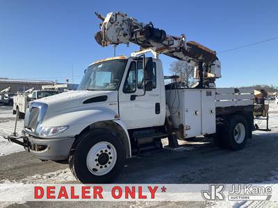 Altec DL42-BC, 21,120 Lb Digger Derrick