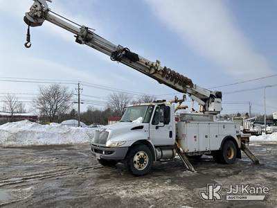 Altec DM47-TR, 23,790 Lb Digger Derrick