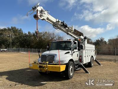 Altec DM47-TR, 23,790 Lb Digger Derrick