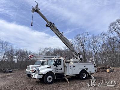 Altec DM47-BR, 17,730 Lb Digger Derrick