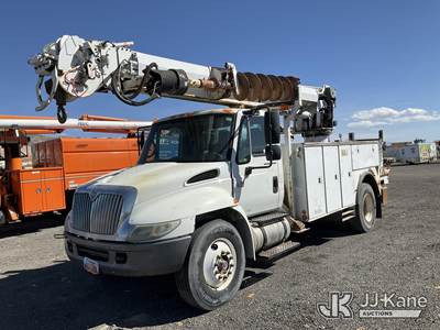 Altec DM47-TR, 23,790 Lb Digger Derrick
