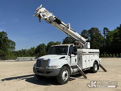 Altec DM47B-TR, 23,790 Lb Digger Derrick