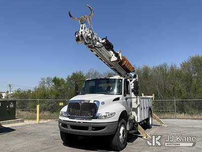 Altec DC47-TR, 23,790 Lb Digger Derrick