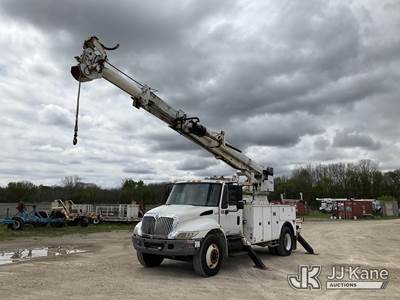 Altec DM47-TR, 23,790 Lb Digger Derrick