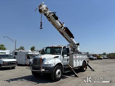 Altec DM47-TR, 23,790 Lb Digger Derrick
