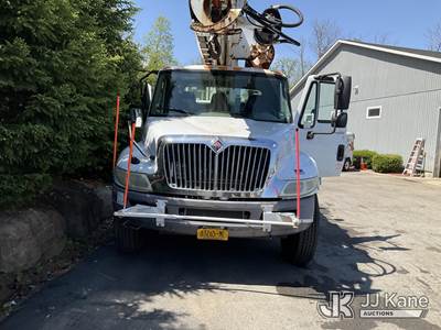 International 4300 Truck-Mounted Digger Derrick