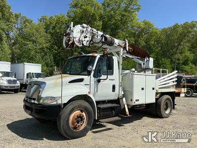 Altec DM45, 28,430 Lb Digger Derrick