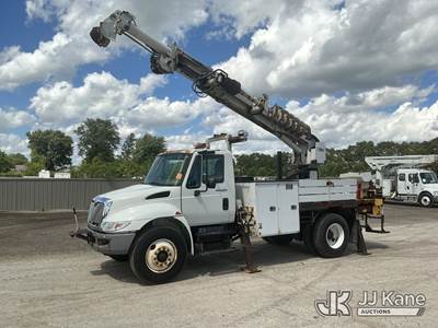 Altec DL42-BC, 21,120 Lb Digger Derrick