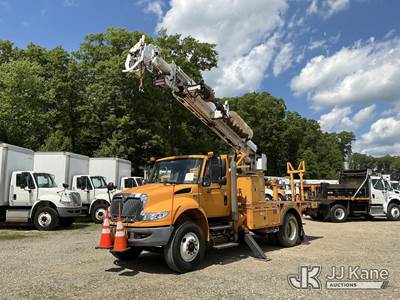Altec DM47B-BC, 17,730 Lb Digger Derrick