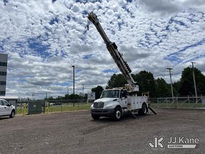 Altec DM47-TR, 23,790 Lb Digger Derrick