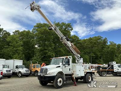 Altec DM45-BC, 19,460 Lb Digger Derrick