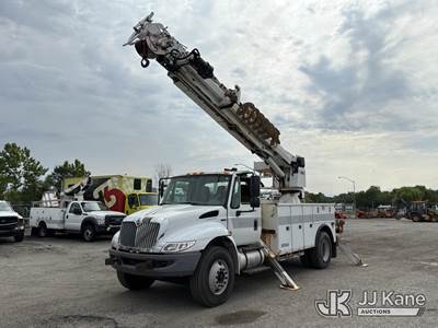 Altec DC47-TR, 23,520 Lb Digger Derrick