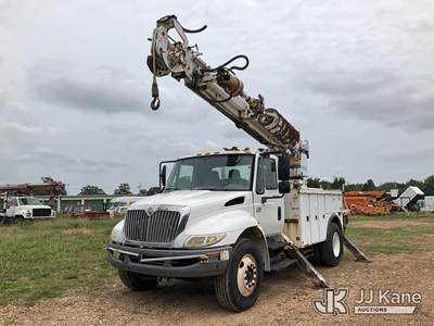 Altec D845, 30,000 Lb 45 ft, Digger Derrick