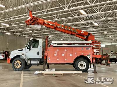 Altec D945-BR, 19,630 Lb Digger Derrick