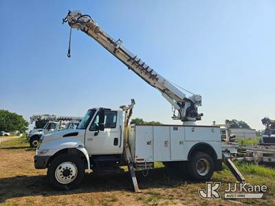 Altec DM47TR, 23,790 Lb Digger Derrick