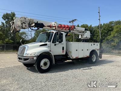 Altec DM47 BR, 17,730 Lb Digger Derrick